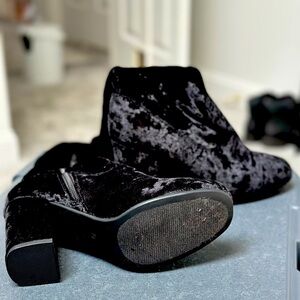 Carlos Santana Thigh High Black Velvet boots. Size 10